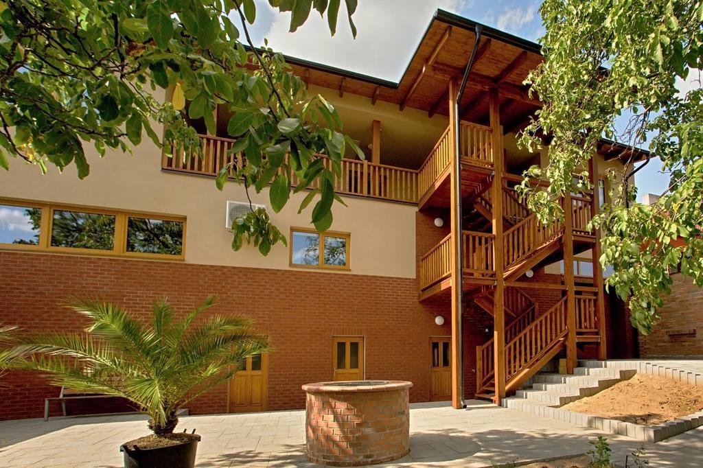 Rokava Hotel Rohatec Exterior photo